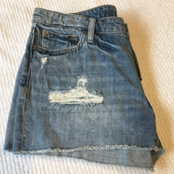 GAP Pants - *Price Drop*Gap Boyfriend Jean Shorts w/Fringe Hem